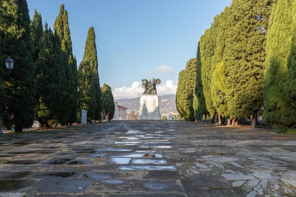 Nuovo Appartamento A San Giusto Trieste Exteriör bild